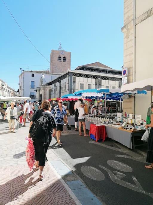 Apartment En Plein Centre A 100m Du Port *