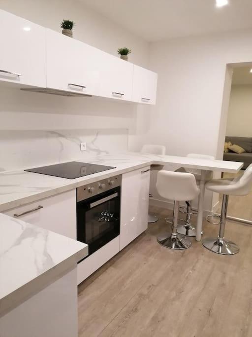 Apartment En Plein Centre A 100m Du Port Meze